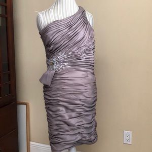 New Cachet one shoulder formal dress